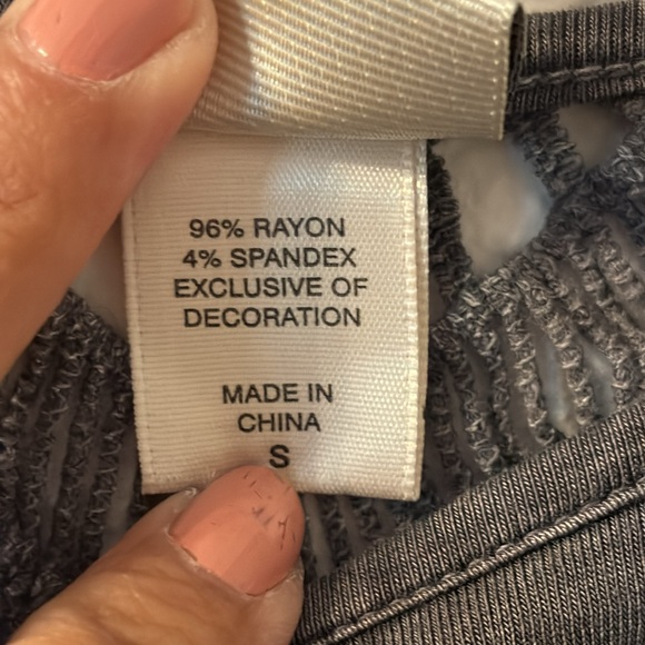 Daytrip slit back long sleeve size small - Picture 3 of 5